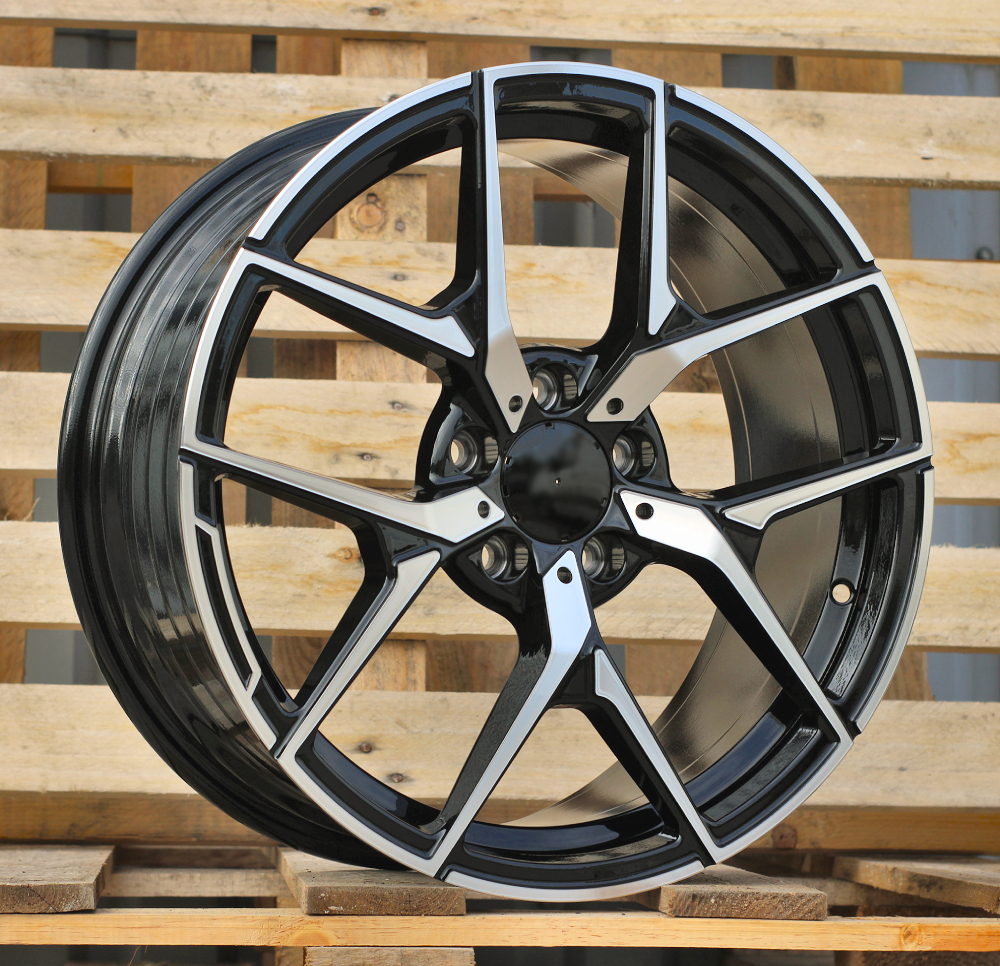 MER XE137 R18x8 Hybrid Forged