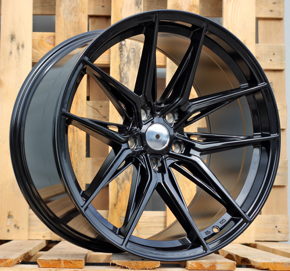 SL525  Melns R20 5X120 11J et30 74.1