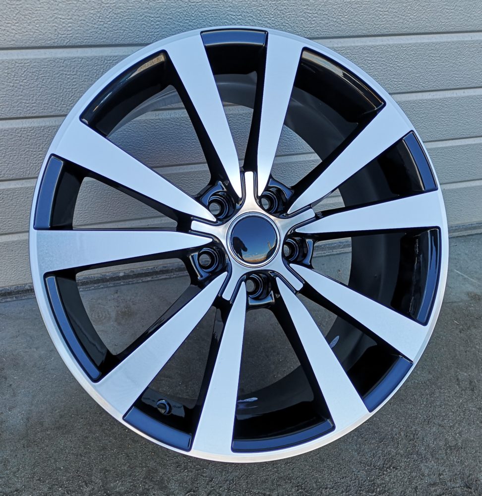 Volkswagen A5576  Melns ar pulētu virsmu R18 5X112 8J et44 57.1