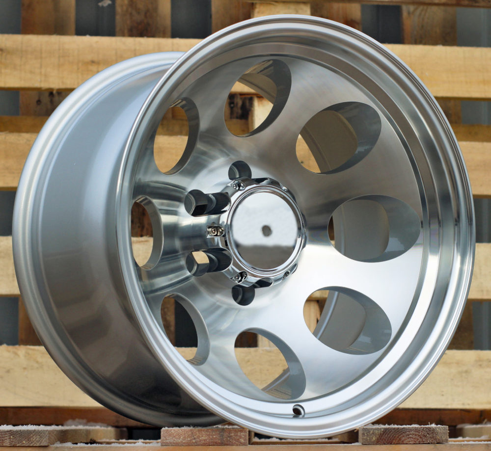 BY997  Sudrabs R16 6X139.7 10J etM44 110.1