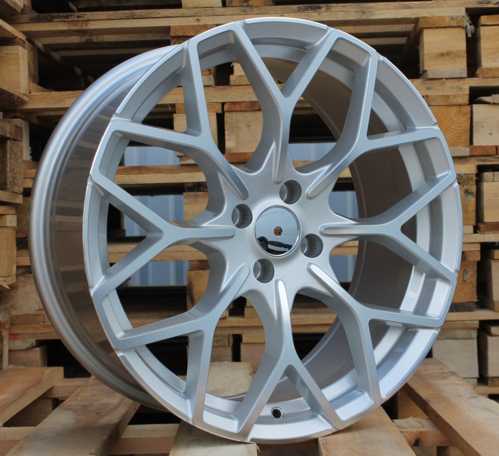 Smart B1449  Sudrabs R18 4X100 7J et30 60.1