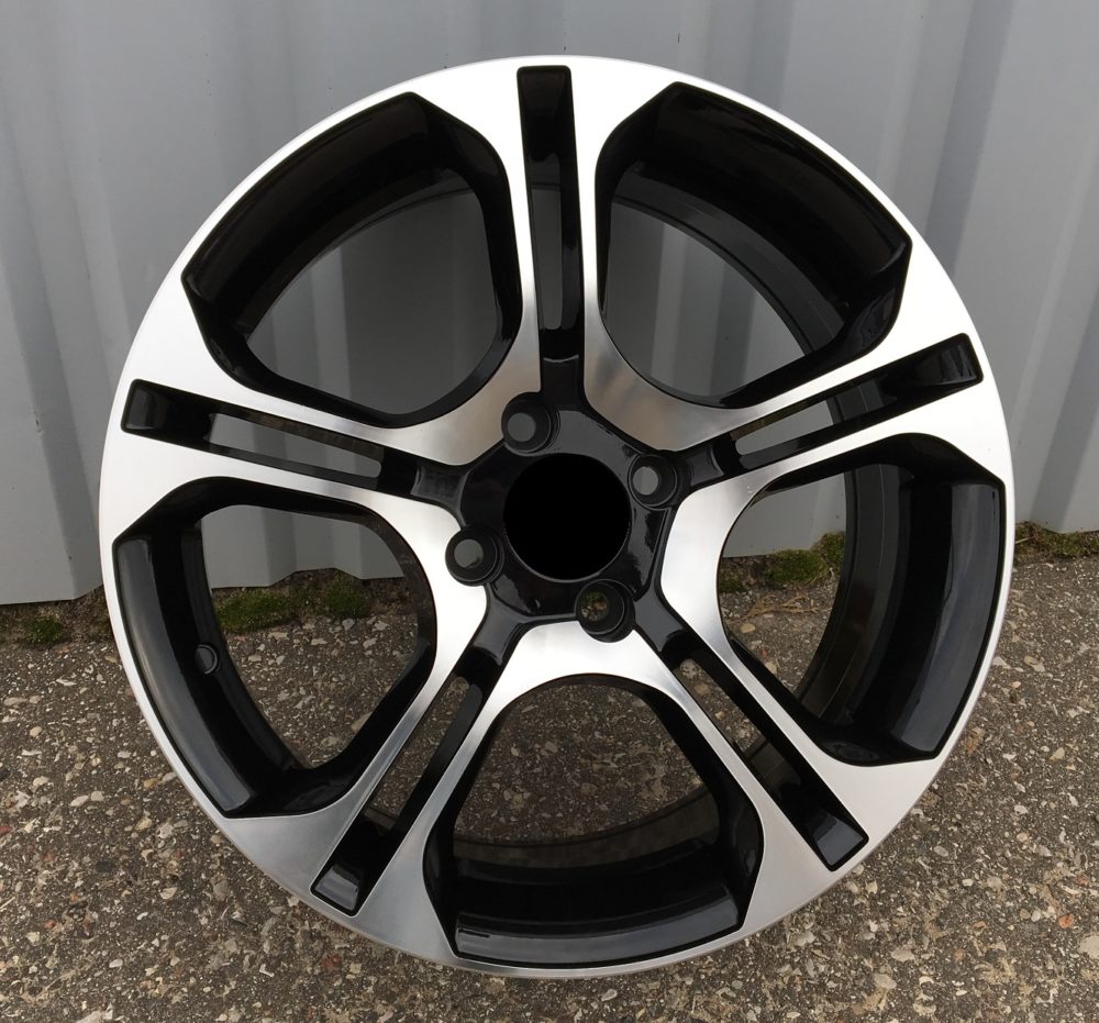 Renault BK875  Melns ar pulētu virsmu un pulverlaku R17 4X100 7J et42 60.1