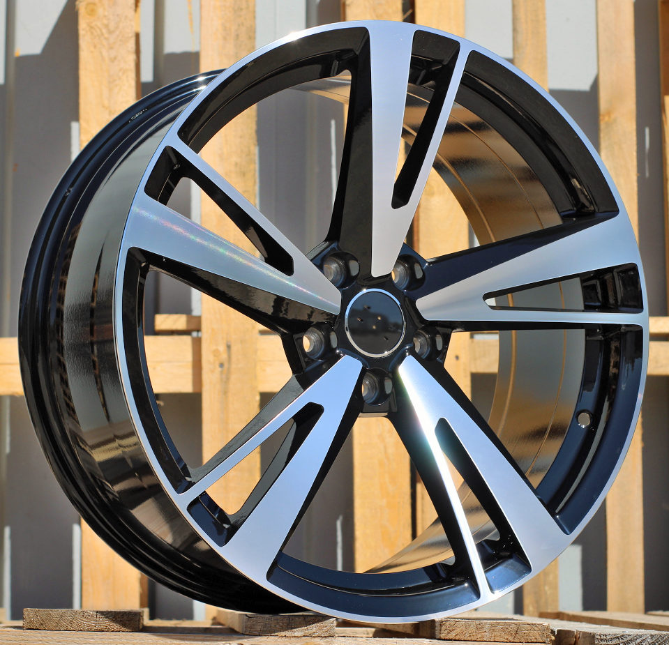 Audi I5553  Melns ar pulētu virsmu R18 5X112 8J et40 66.5