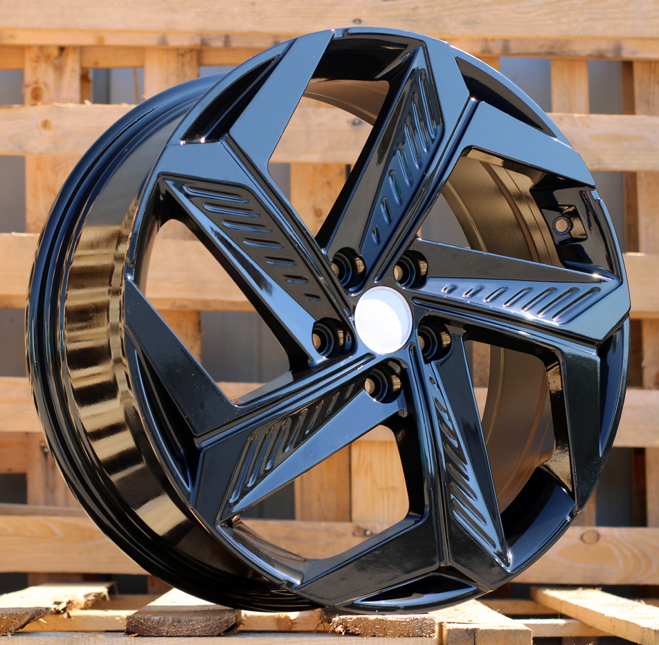 Hyundai D1926  Melns R18 5X114.3 7.5J et51 67.1