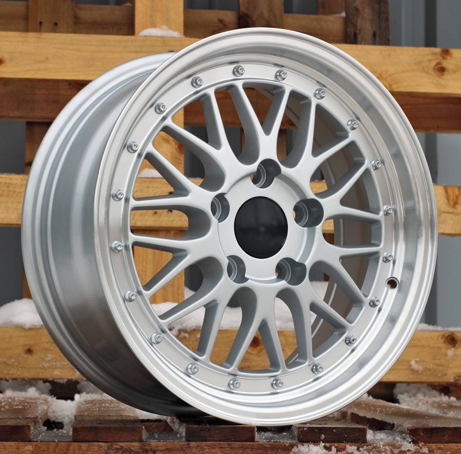 BMW A1025  Sudrabs ar pulētu malu R16 5X120 7J et40 72.6