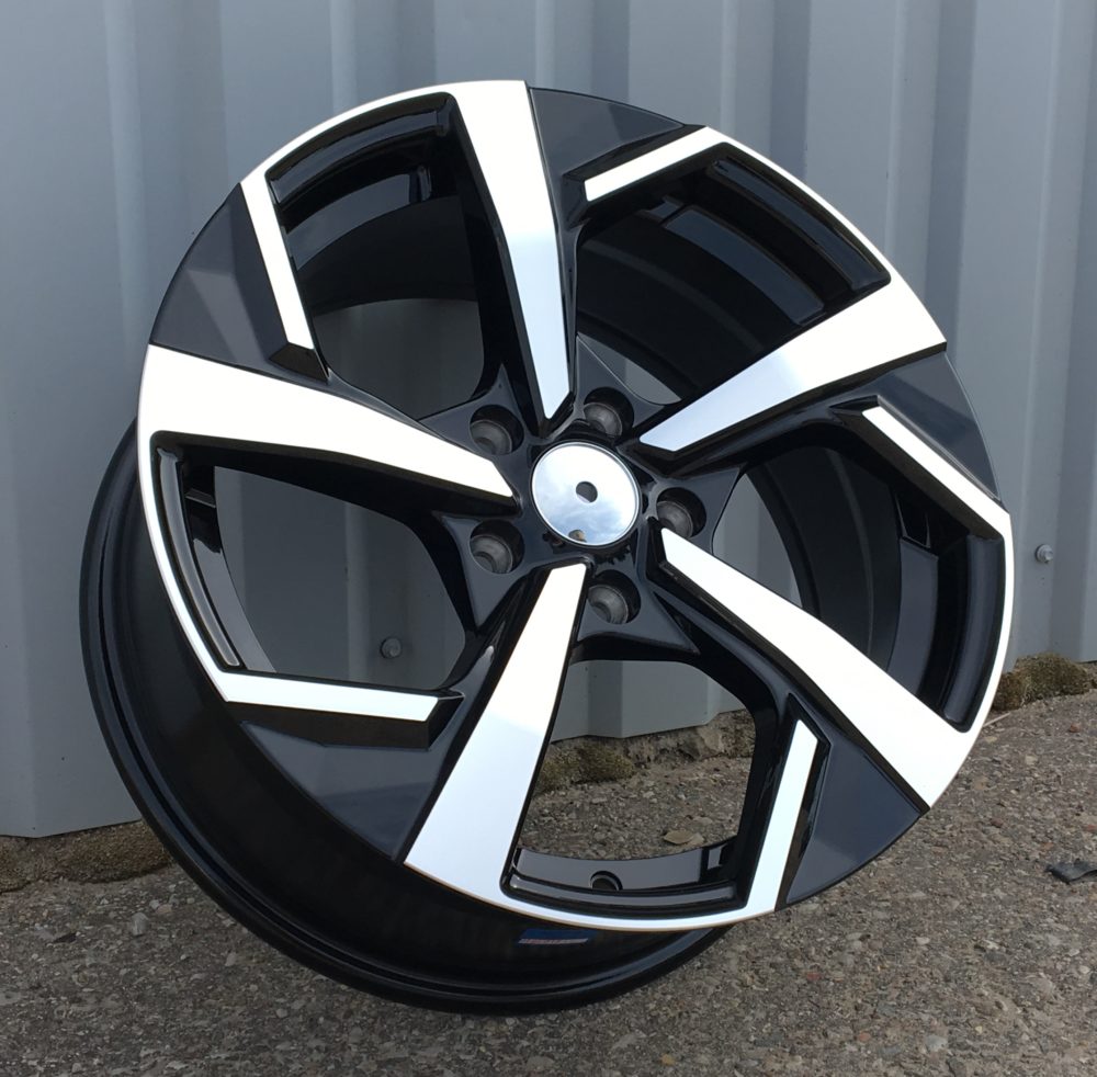 Nissan XE173  Melns ar pulētu virsmu R16 5X114.3 6.5J et40 66.1