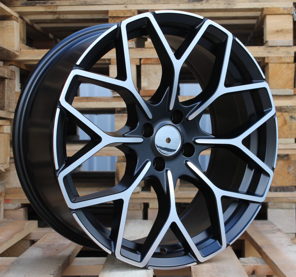Smart B1449  Melns pusmatēts ar pulētu virsmu R18 4X100 8J et30 60.1