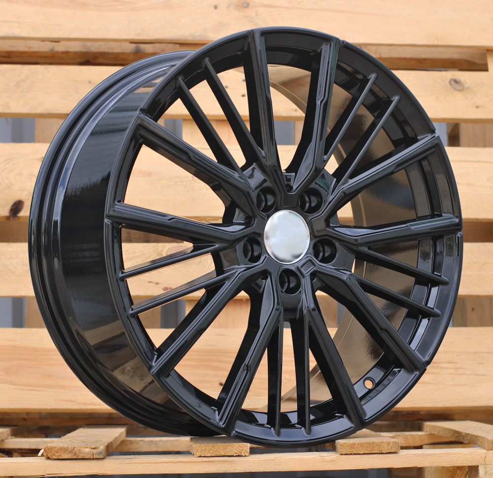 BMW A5824  Melns R18 5X112 8J et50 66.6