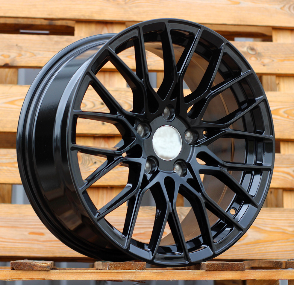 BMW XE235  Melns R17 5X120 7.5J et34 72.6