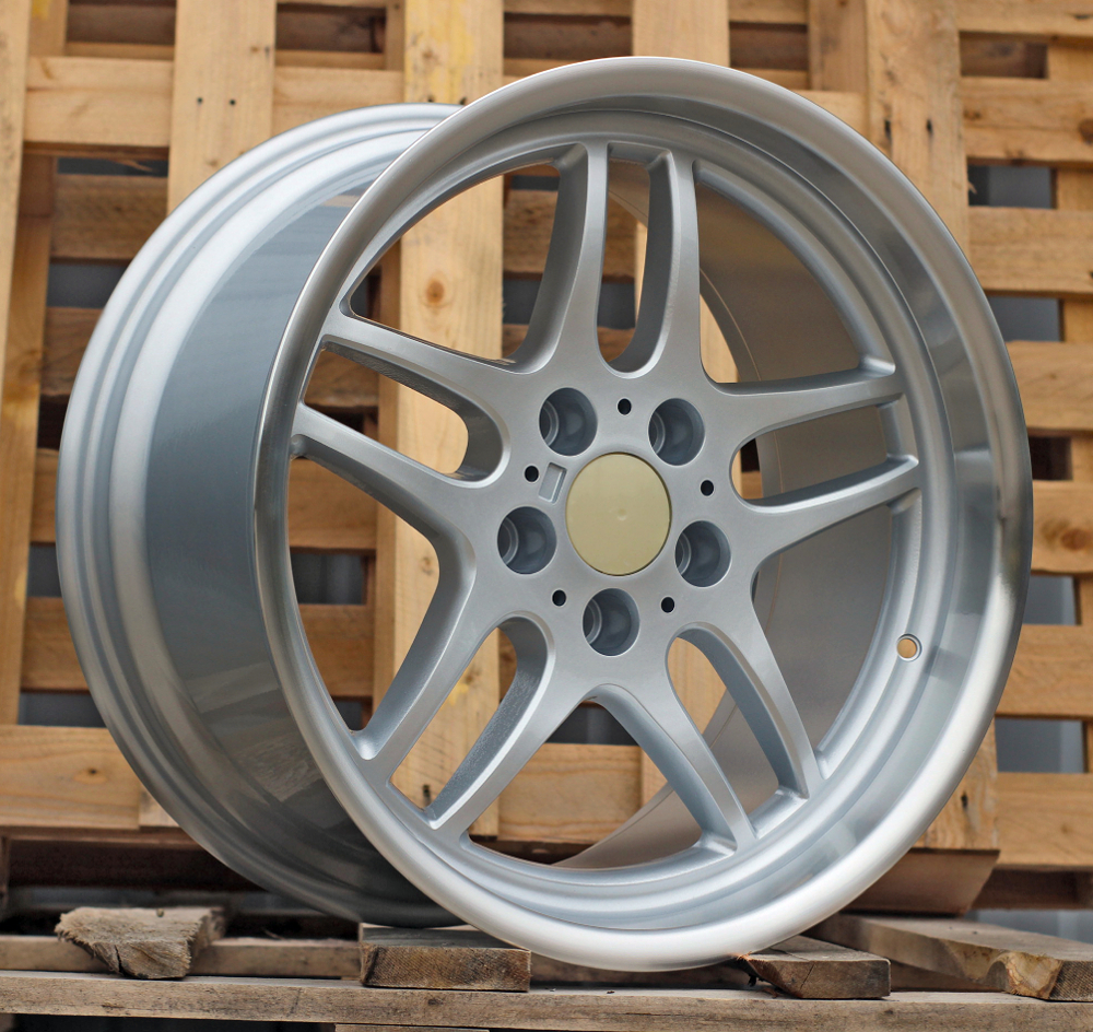 BMW FBX121  Sudrabs ar pulētu malu R17 5X120 8J et13 74.1