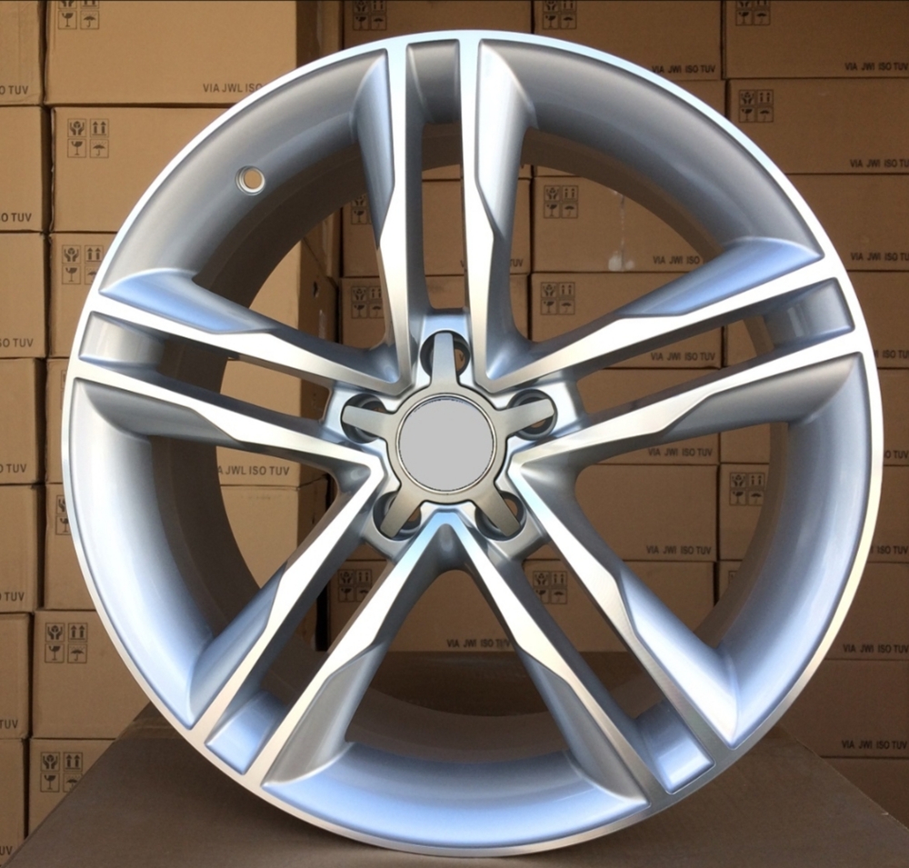 Audi BK114  Sudrabs ar pulverlaku R18 5X112 8J et39 66.5
