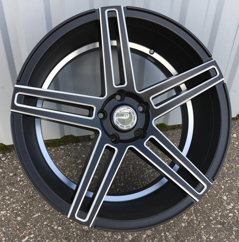H5249  Melns pusmatēts ar pulētu malu R20 5X120 8.5J et35 74.1