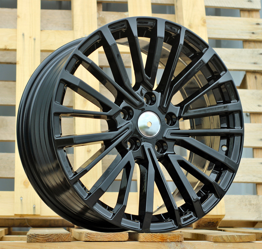 VW B1515 R18x8 Hybrid Forged