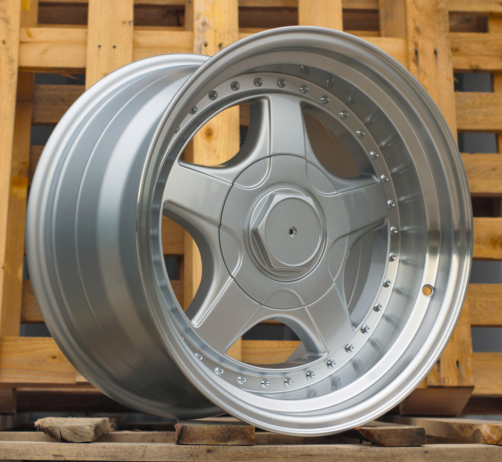 BMW 7813F  Sudrabs ar pulētu malu R17 5X120 8.5J et20 74.1