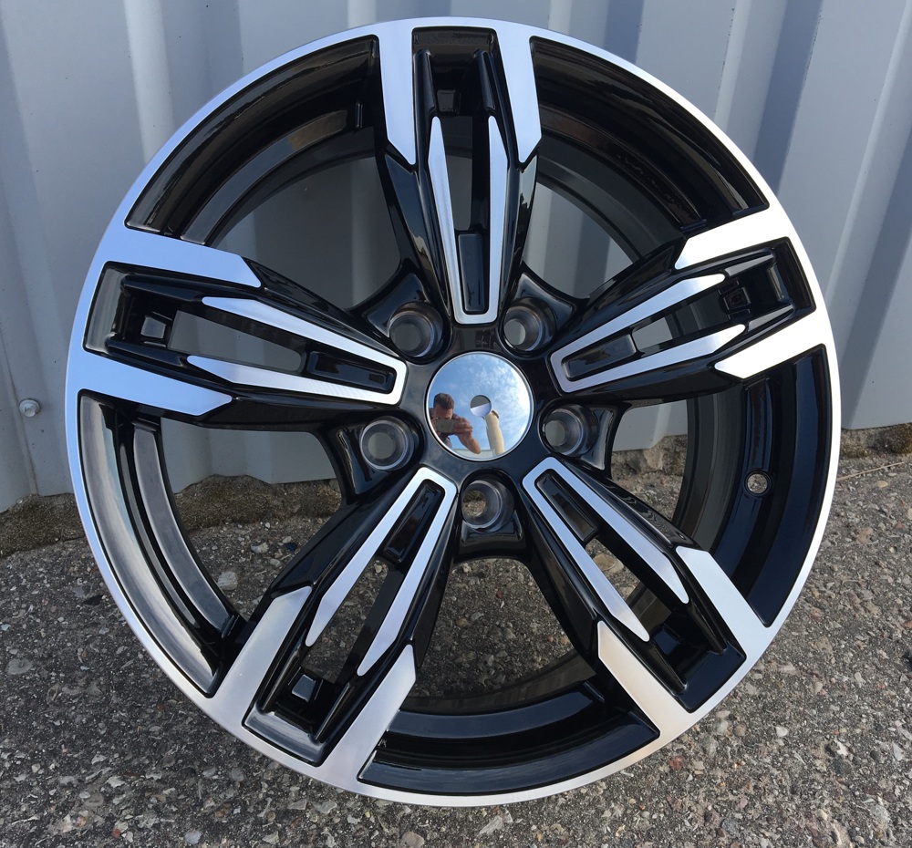 LU418  Melns ar pulētu virsmu R15 4X114.3 6J et35 67.1