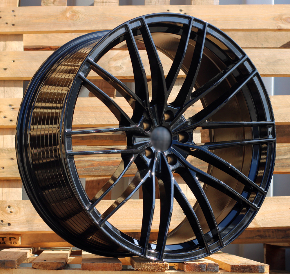 Audi F1995  Melns R18 5X112 8J et40 66.5