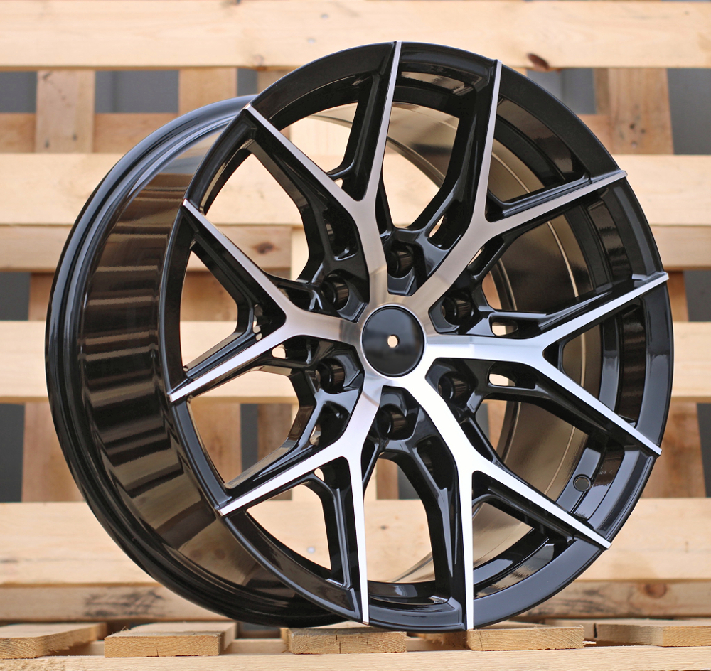 4X4 B1673 R18x9